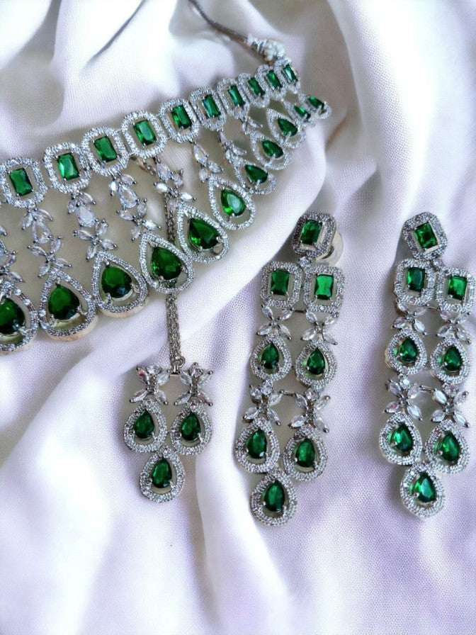 Esla AD Green Necklace