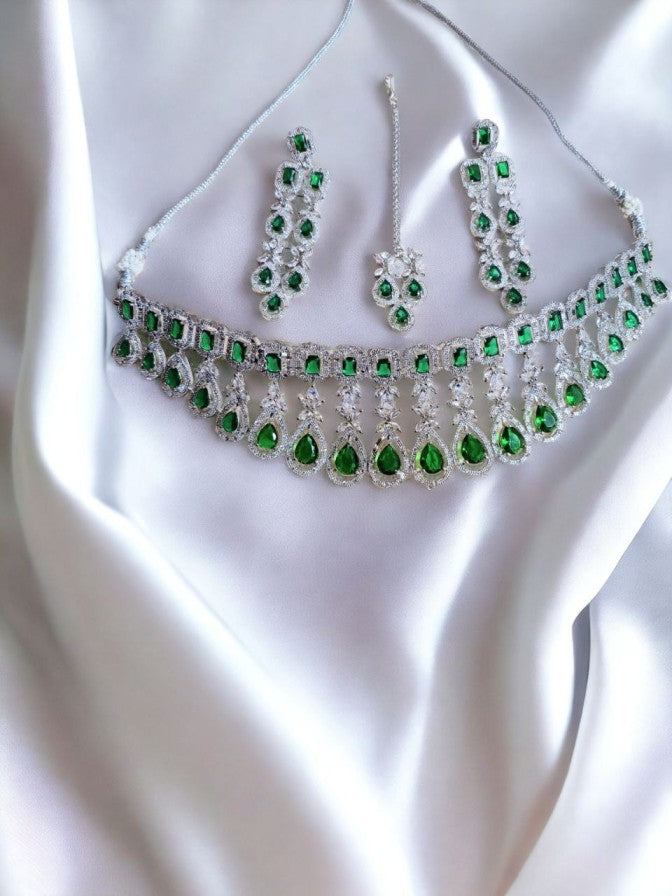 Esla AD Green Necklace