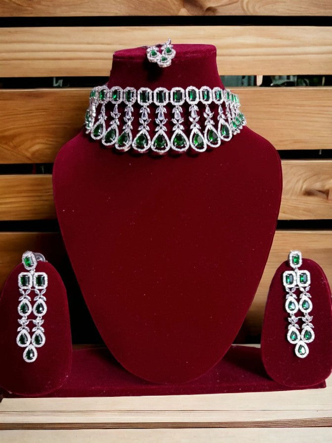 Esla AD Green Necklace