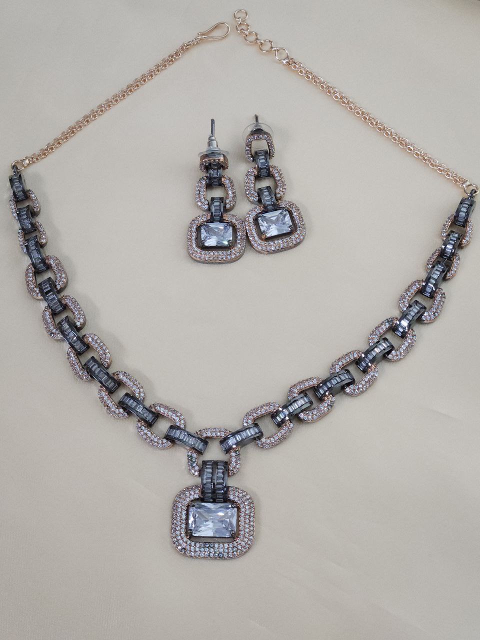 Chain Pattern Statement AD Necklace