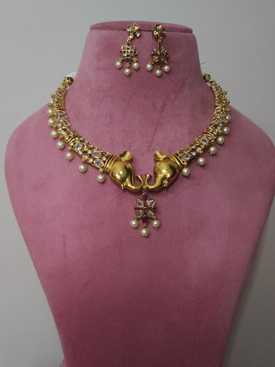 Premium Vinayak Heritage Moissanite Necklace