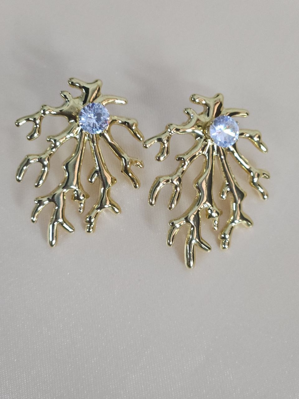 Gold Solitaire Western Premium Earrings