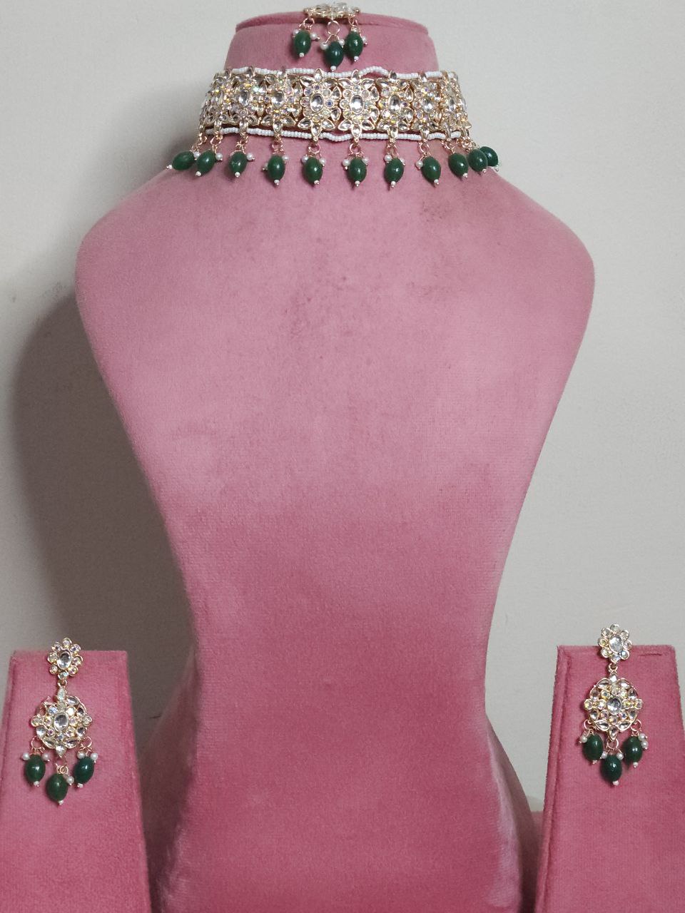 Green Glitter AD Choker Necklace