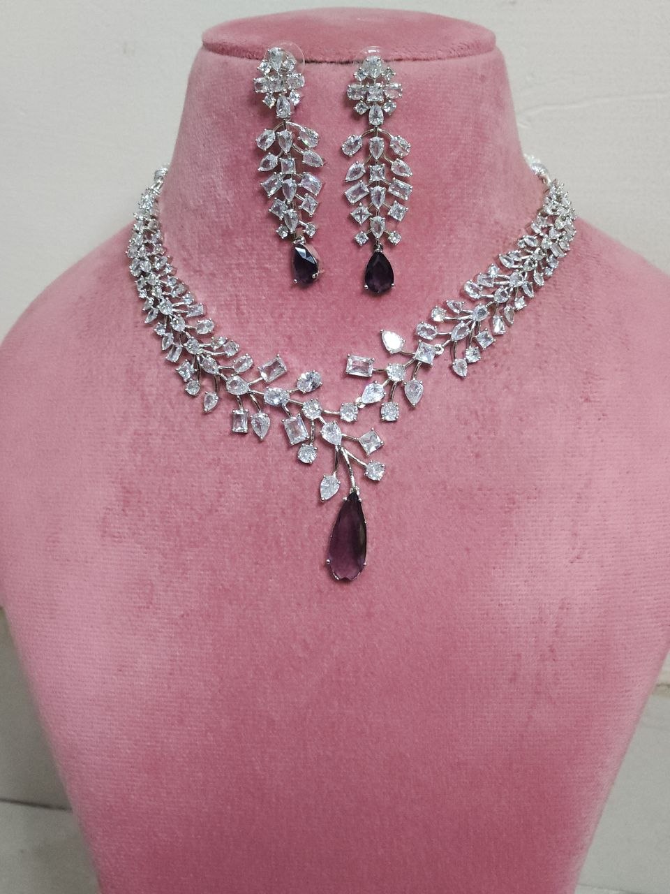 Purple Leaf-Pattern AD Necklace