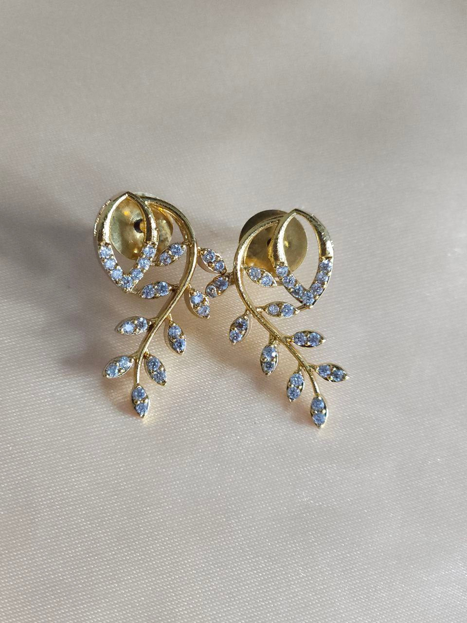 Premium Gold Leaf Pattern AD Necklace