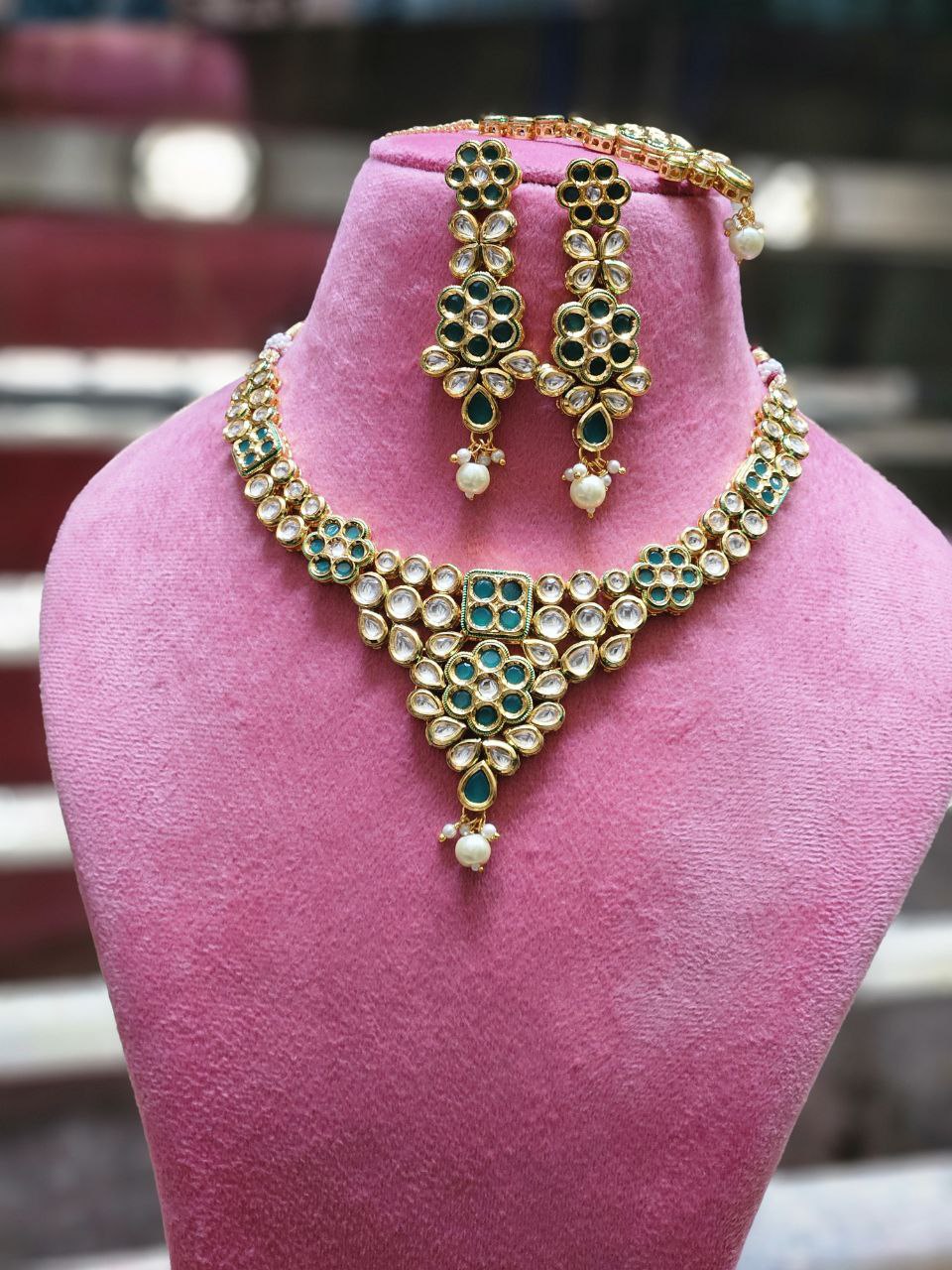 Semi-Bridal V-Shape Kundan Set
