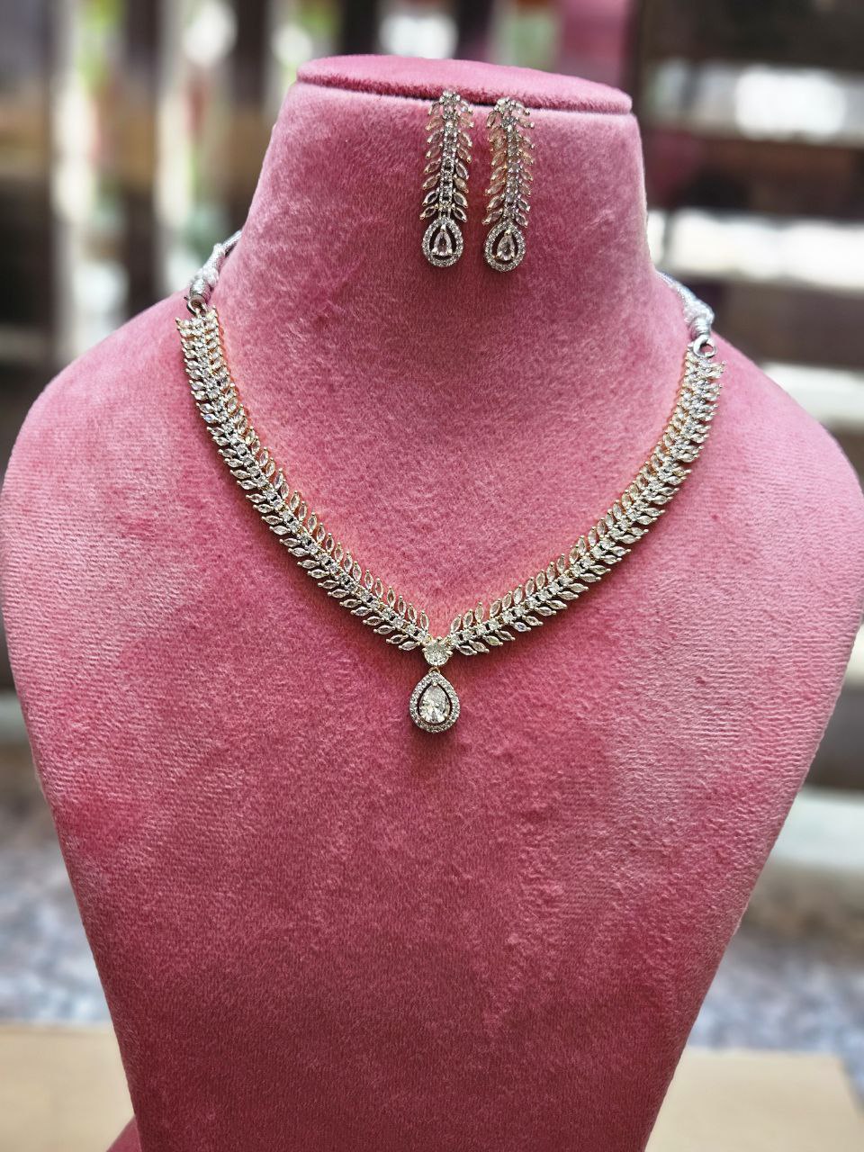 Droplet V Neck AD Set