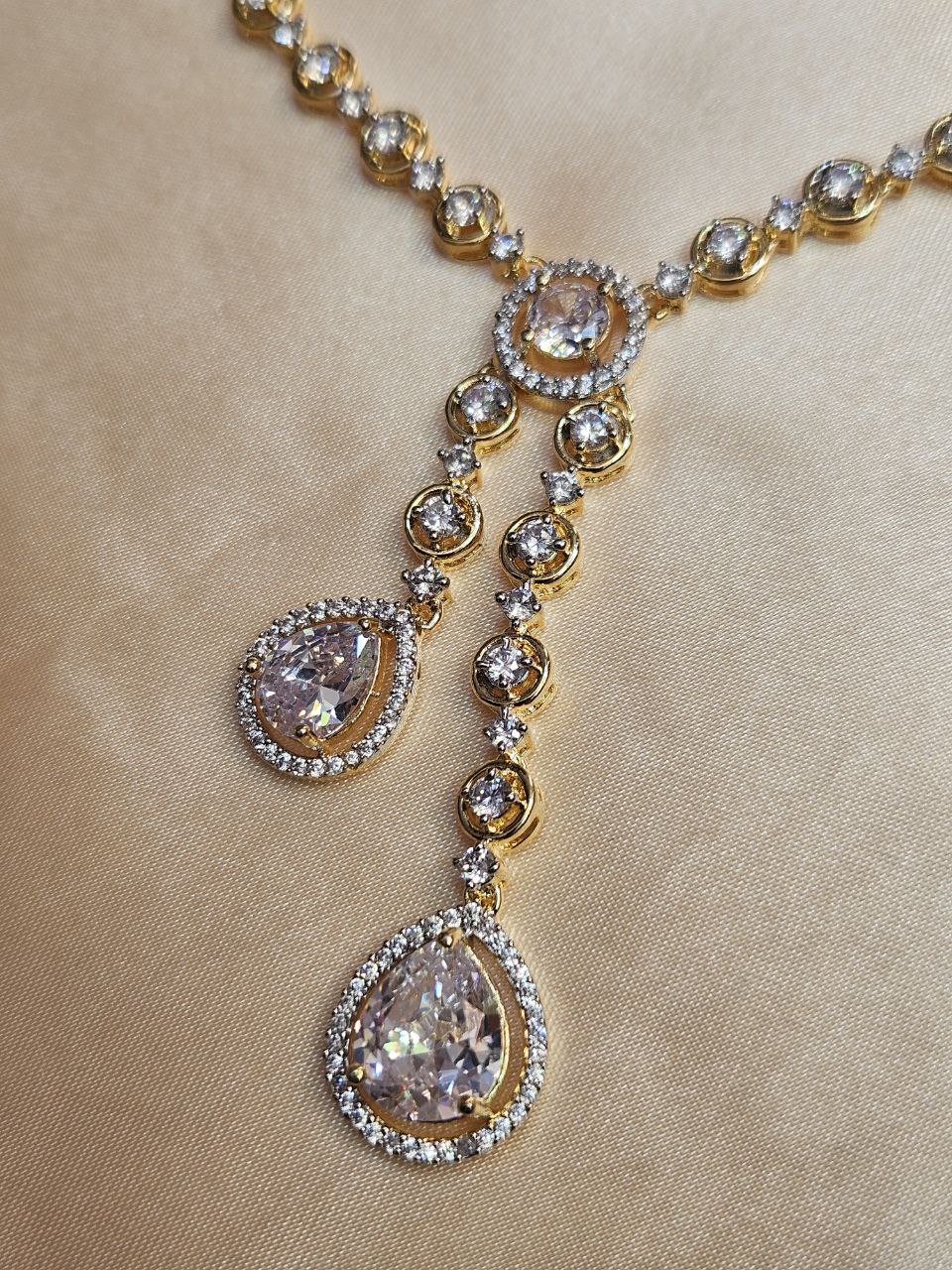 Gold Tie Look Diamond Set