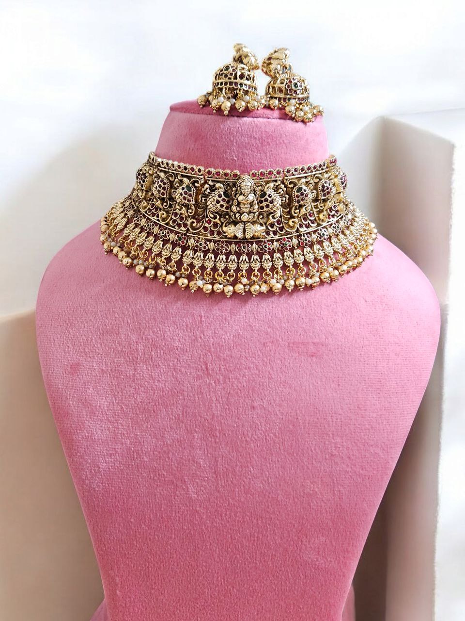 Kavya Laxmi Motif Choker