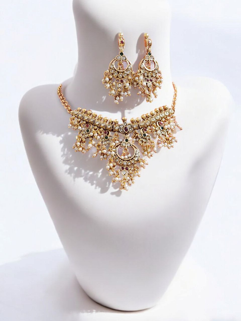 Nandini Kempu Choker