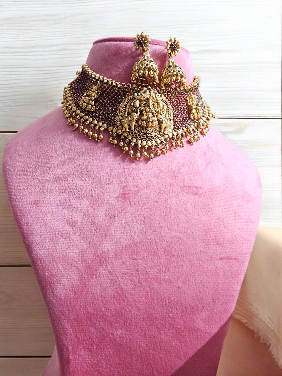 Bhavana Laxmi Choker