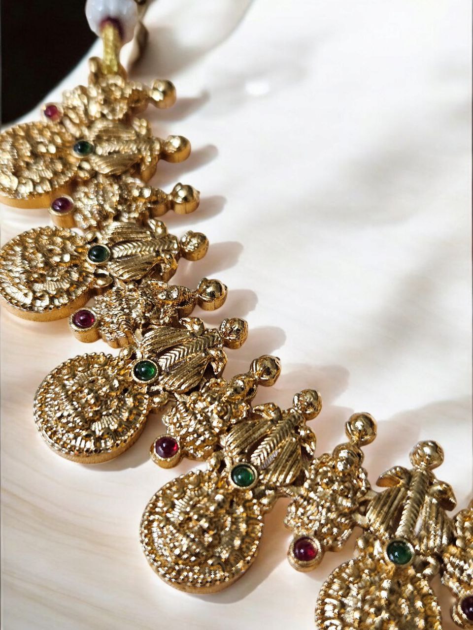 Meghna Ginni Temple Set