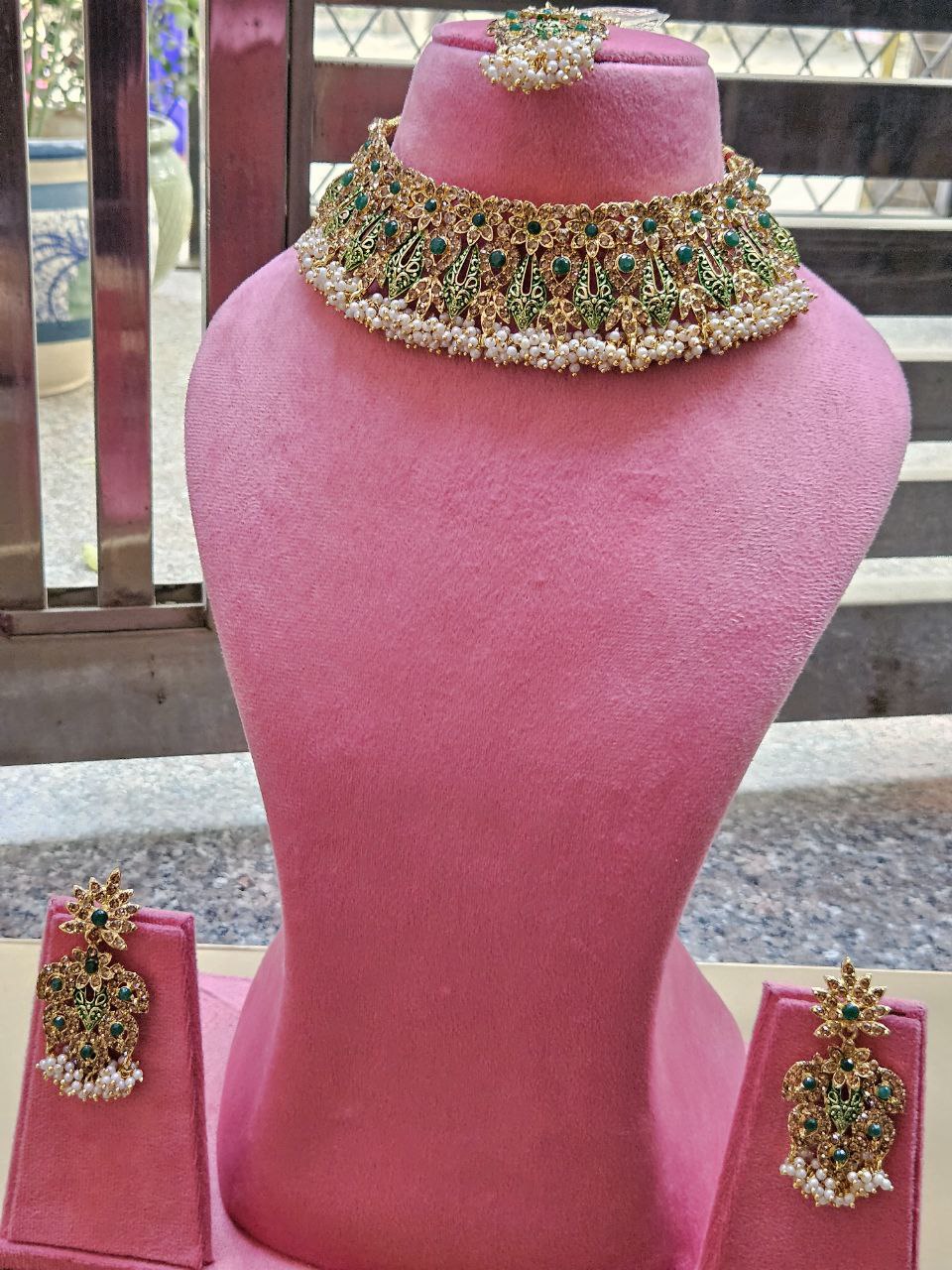 Gajra Moti Green Choker
