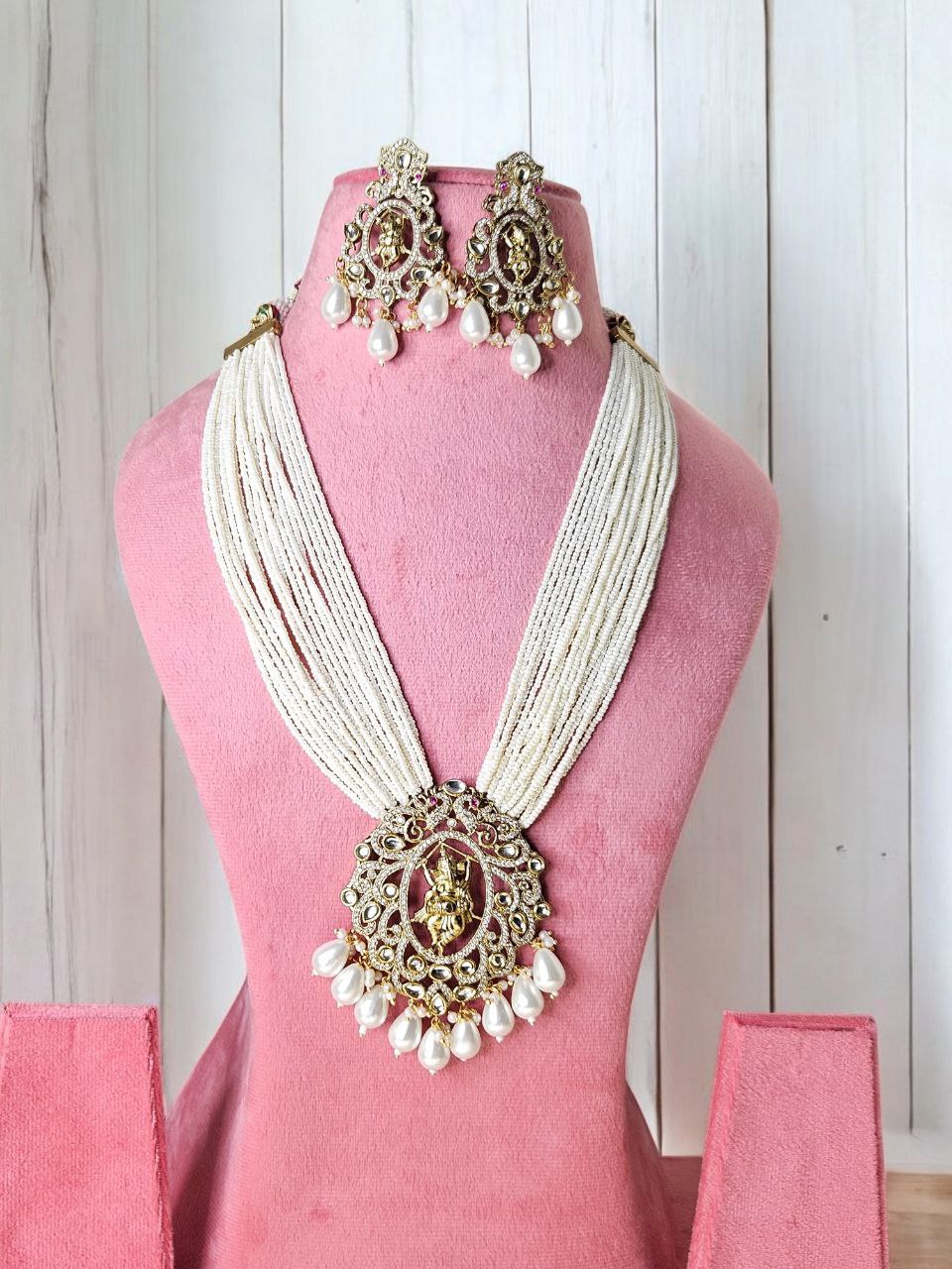 Dancing Vinayak Rani Haar