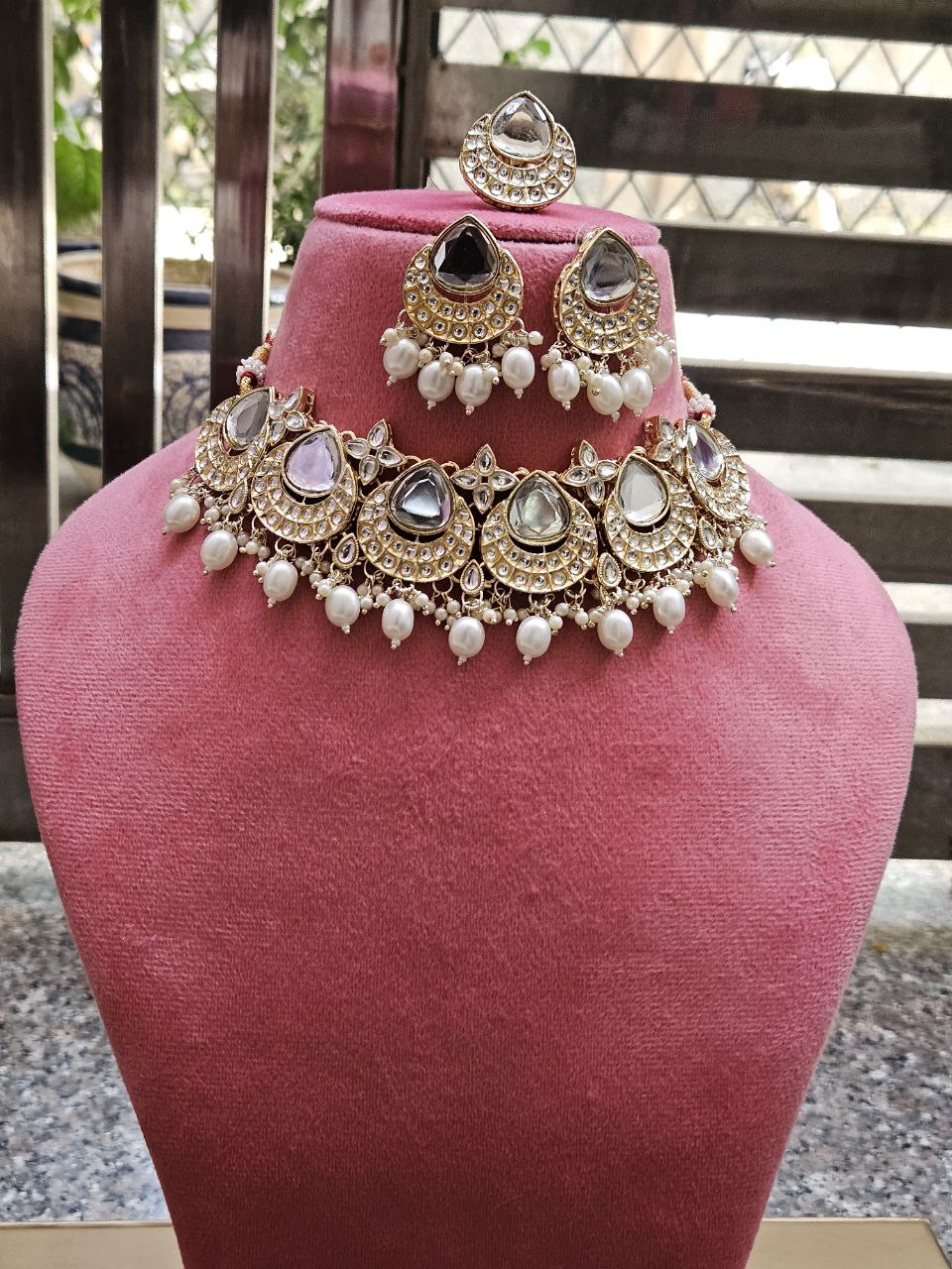Kundan Pearl Cream Necklace