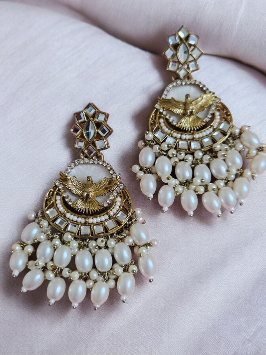 Aadita Cream Earrings (Mother of Pearl)