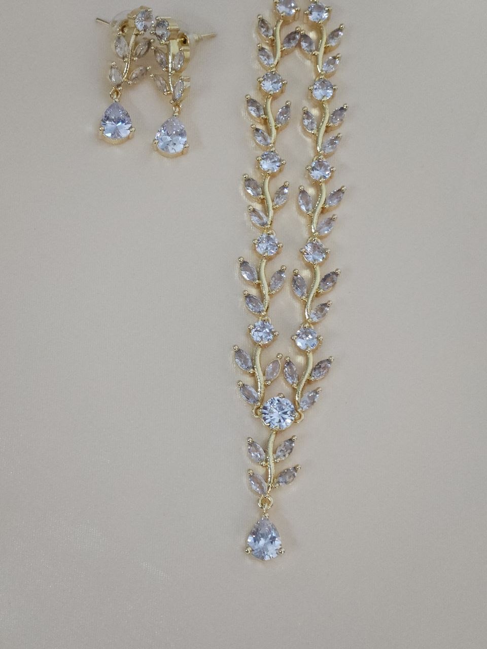 Solitaire Leaf Pattern Western AD Necklace