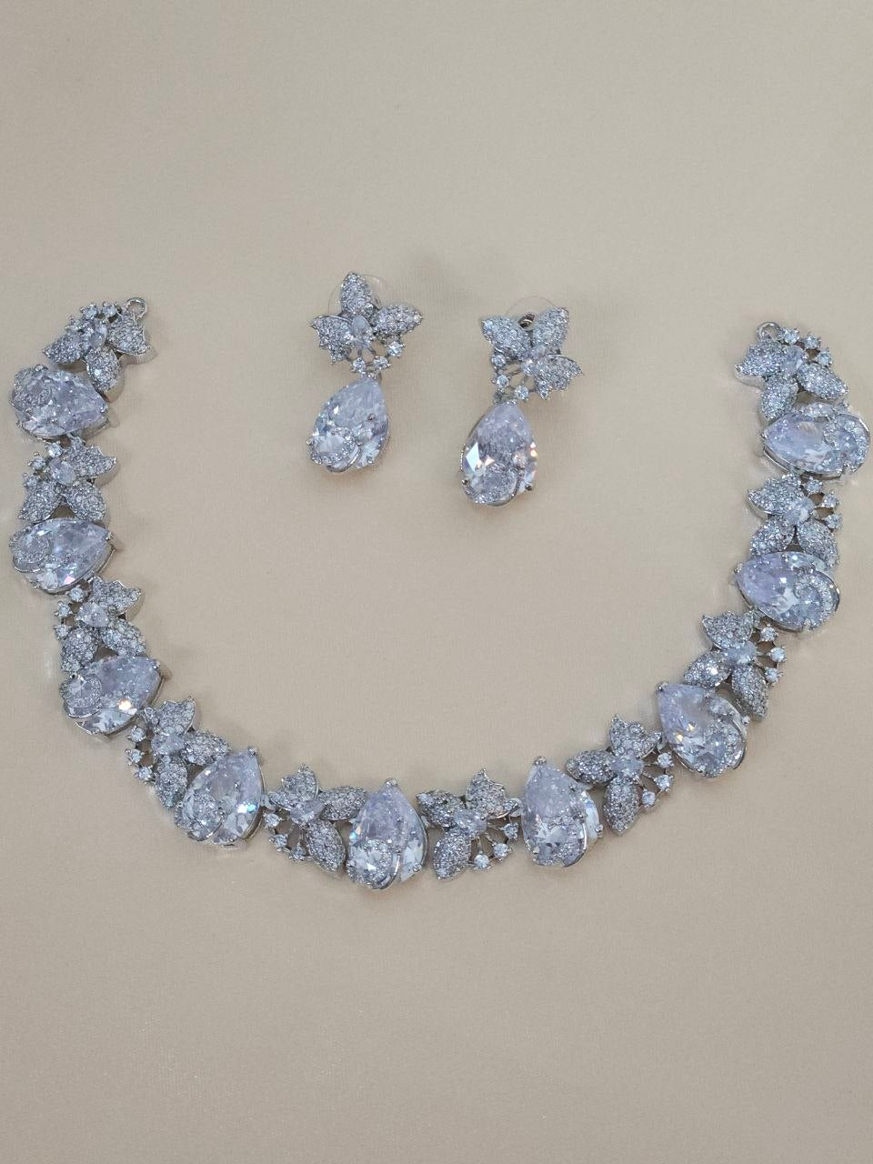 Silver Premium Leaf Overlay AD Necklace
