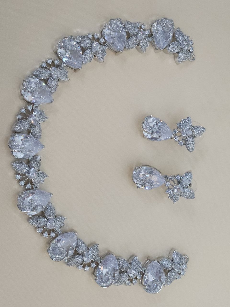 Silver Premium Leaf Overlay AD Necklace