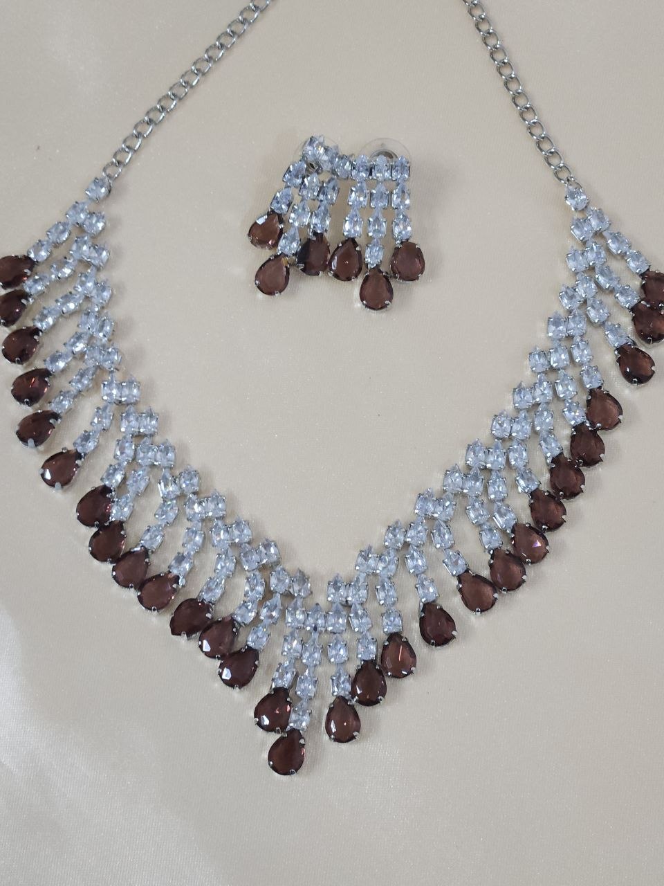 V-Neck Wine Red AD Necklace