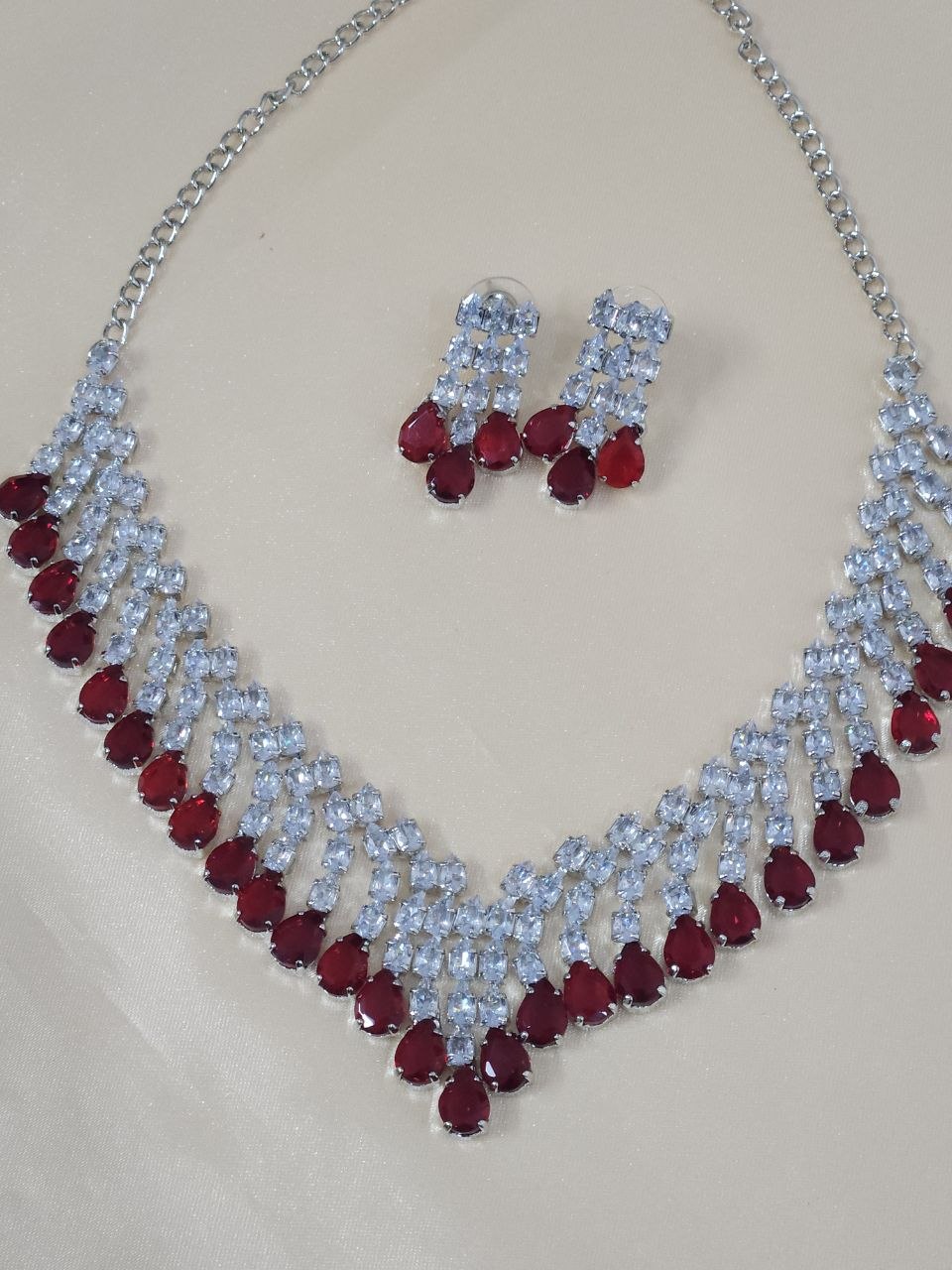 V-Neck Diamond Rama Green AD Necklace [Blue/Wine Red]