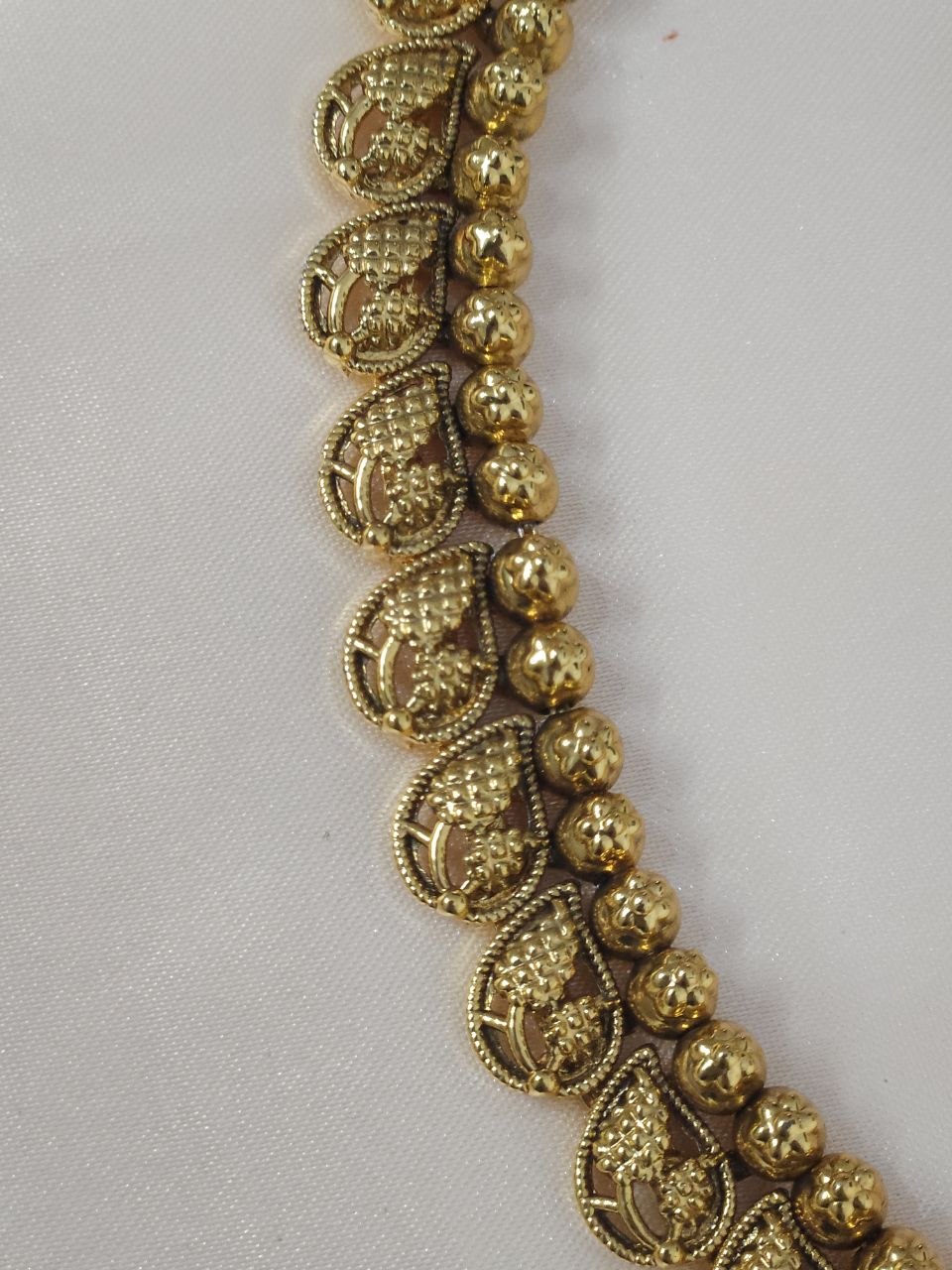 Leaf Pattern Meenakari Gold Temple Necklace