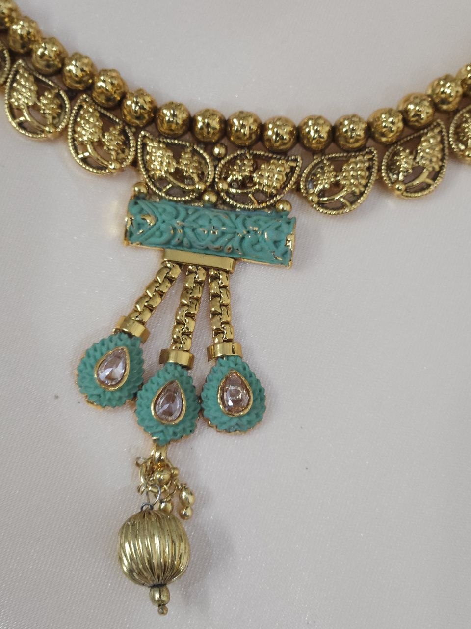 Leaf Pattern Meenakari Gold Temple Necklace