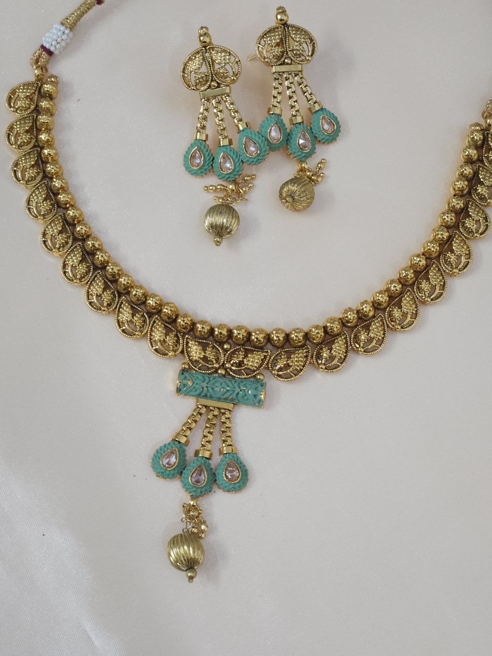 Leaf Pattern Meenakari Gold Temple Necklace