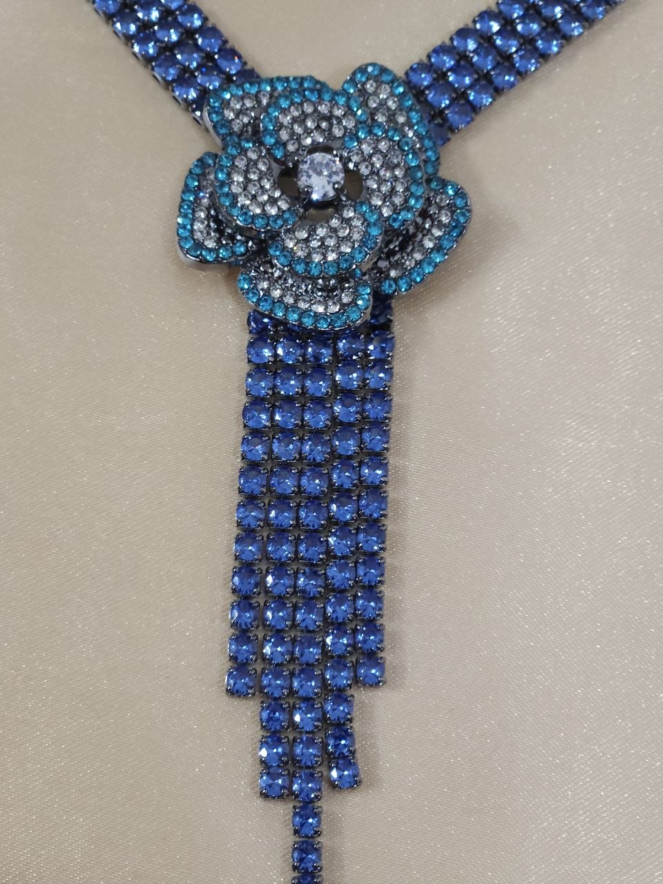 Celebrity Flower Royal Blue Luxe Y-Shape AD Necklace [Premium]