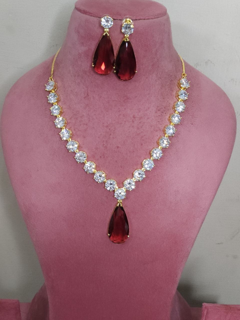 Celebrity Red Big Gold Semi-Precious Luxe AD Necklace