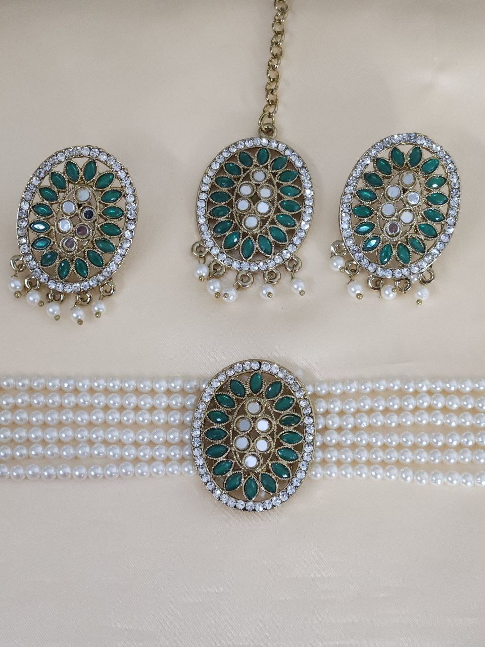 Green Mirror Pearl Choker