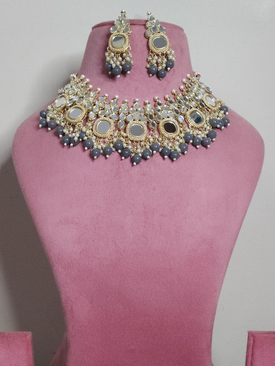 Grey Mirror Pearl Necklace