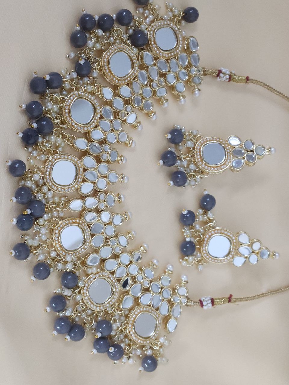 Grey Mirror Pearl Necklace