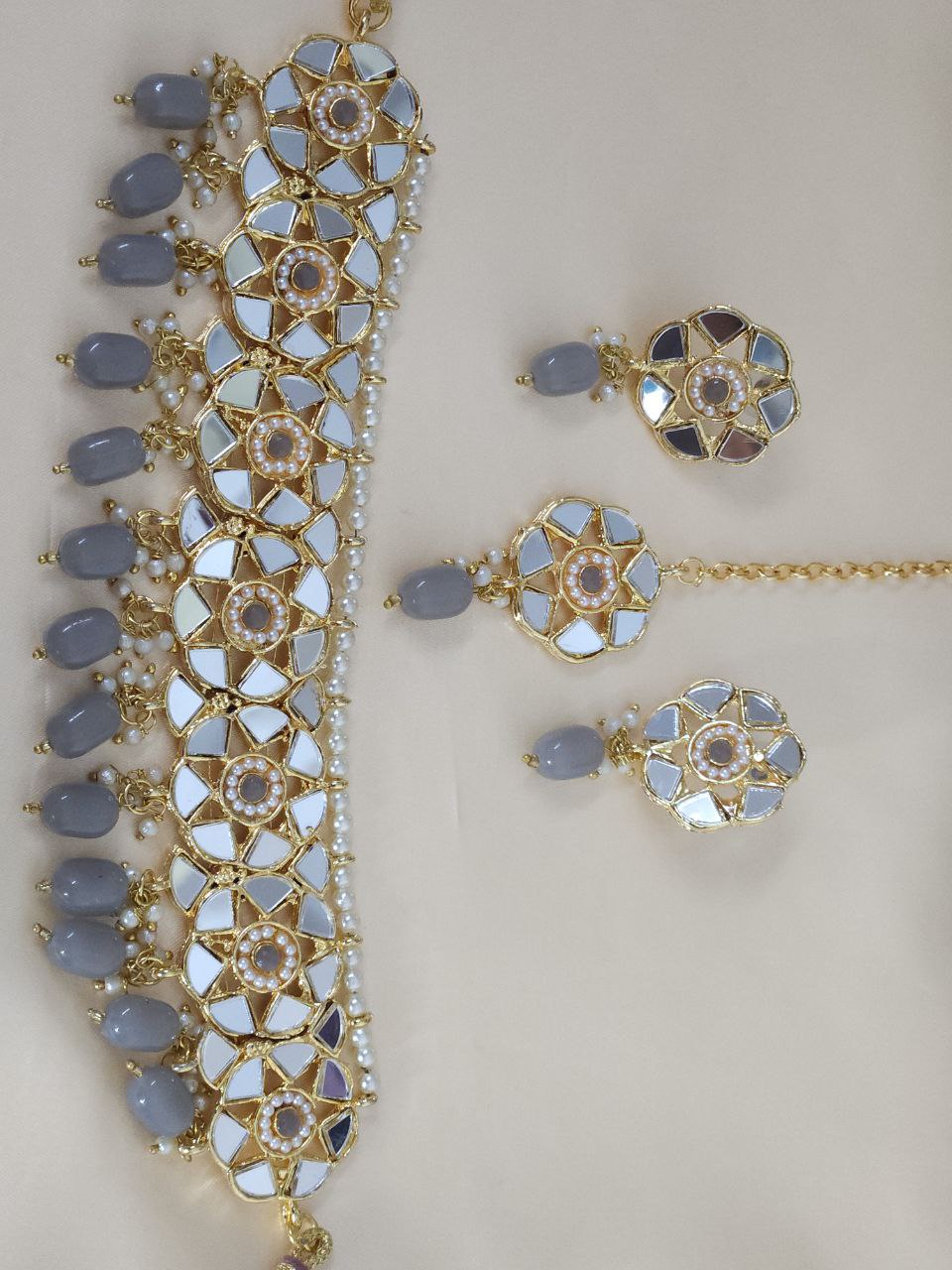 Grey Mirror Pearl Choker Necklace