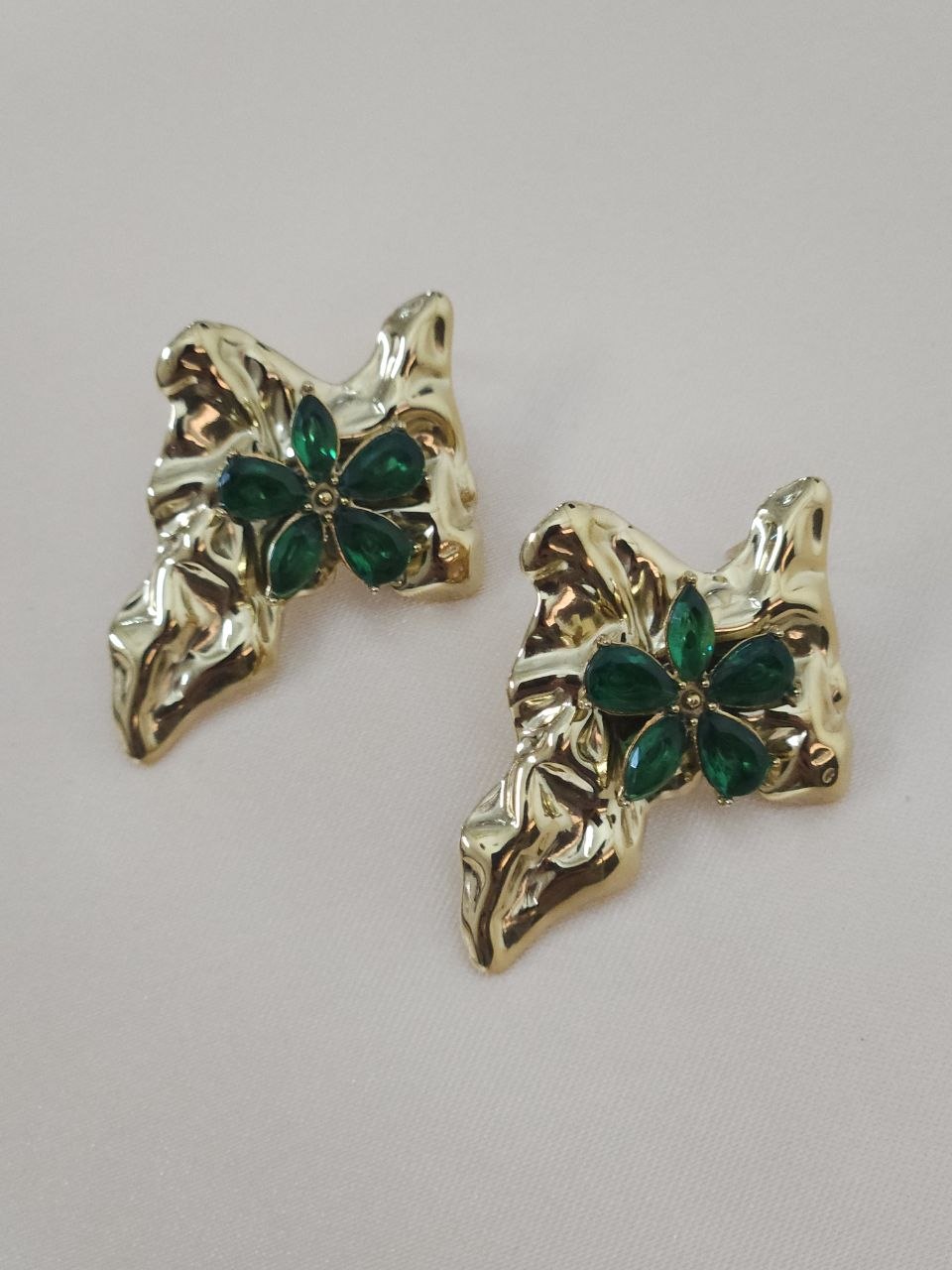 Center Flower Western Gold Earrings