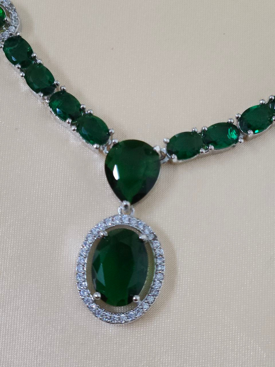 Sleek Green AD Necklace
