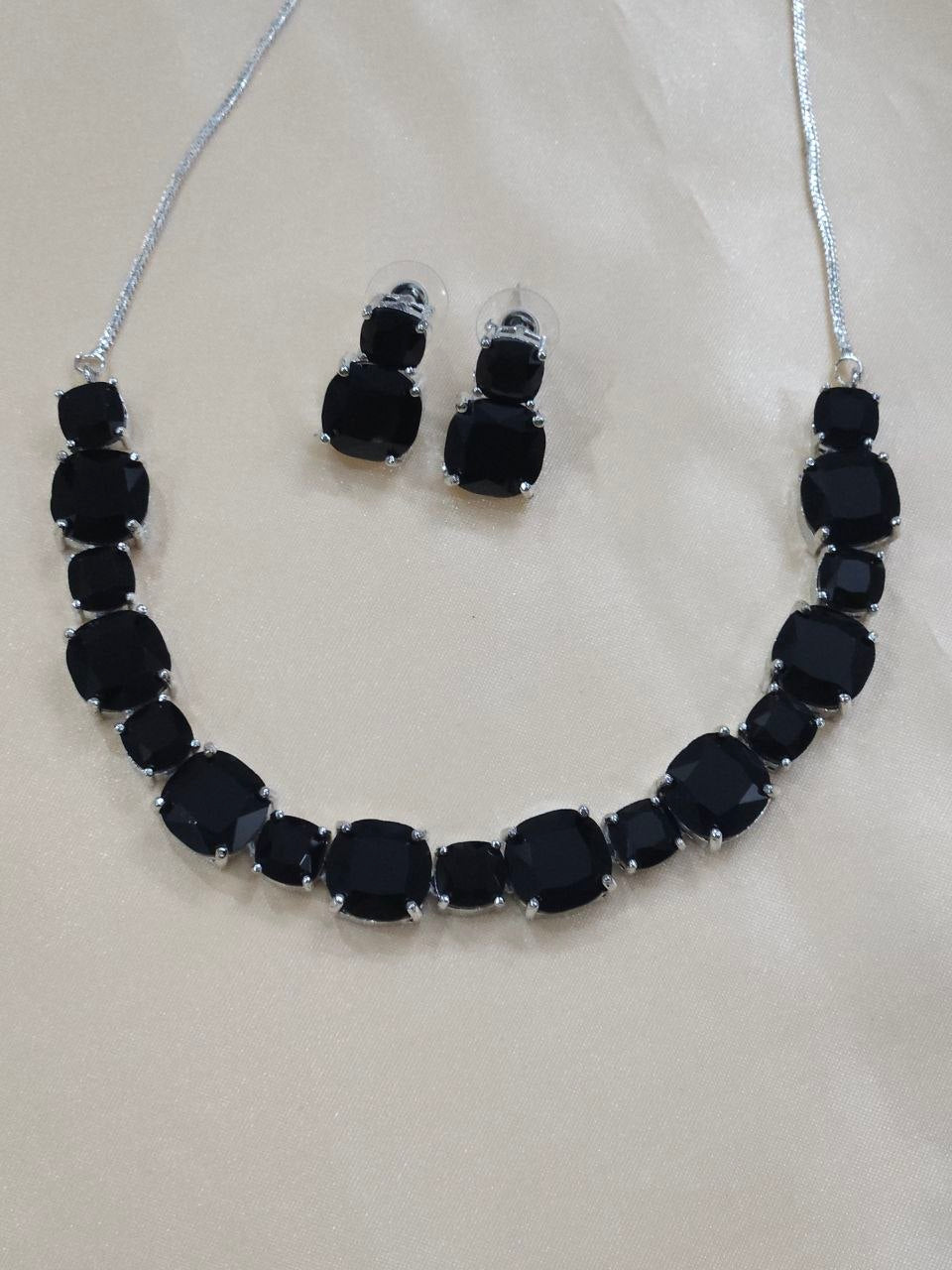 Black Big Stone AD Necklace [Premium]