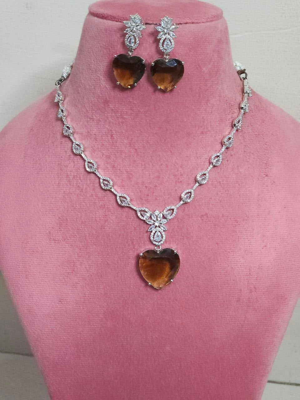 Amber Heart-Shape AD Necklace [Premium]
