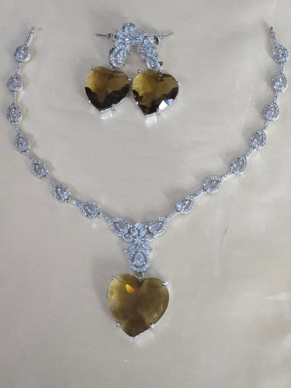 Amber Heart-Shape AD Necklace [Premium]