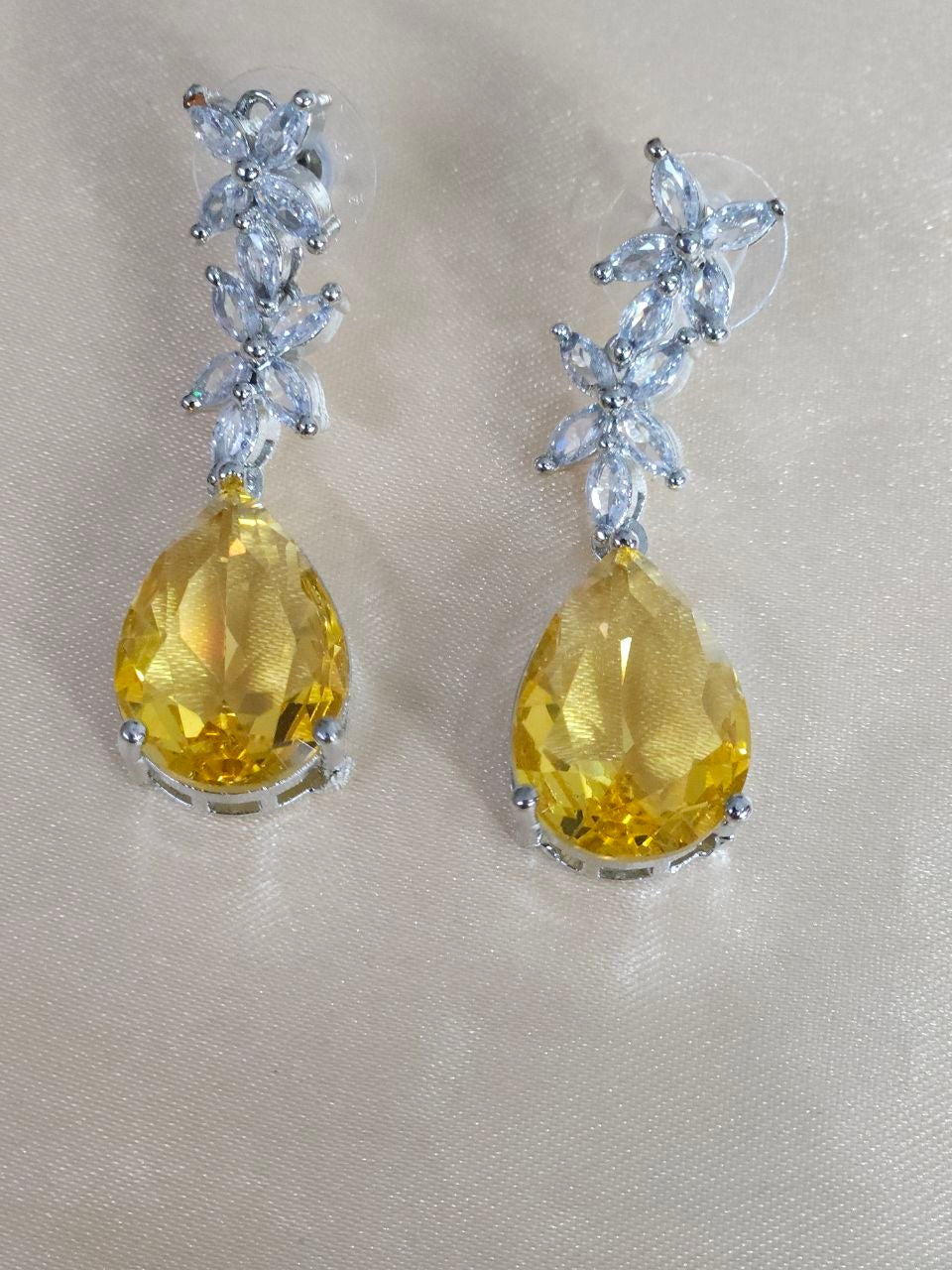 Golden Yellow AD Necklace [Premium]