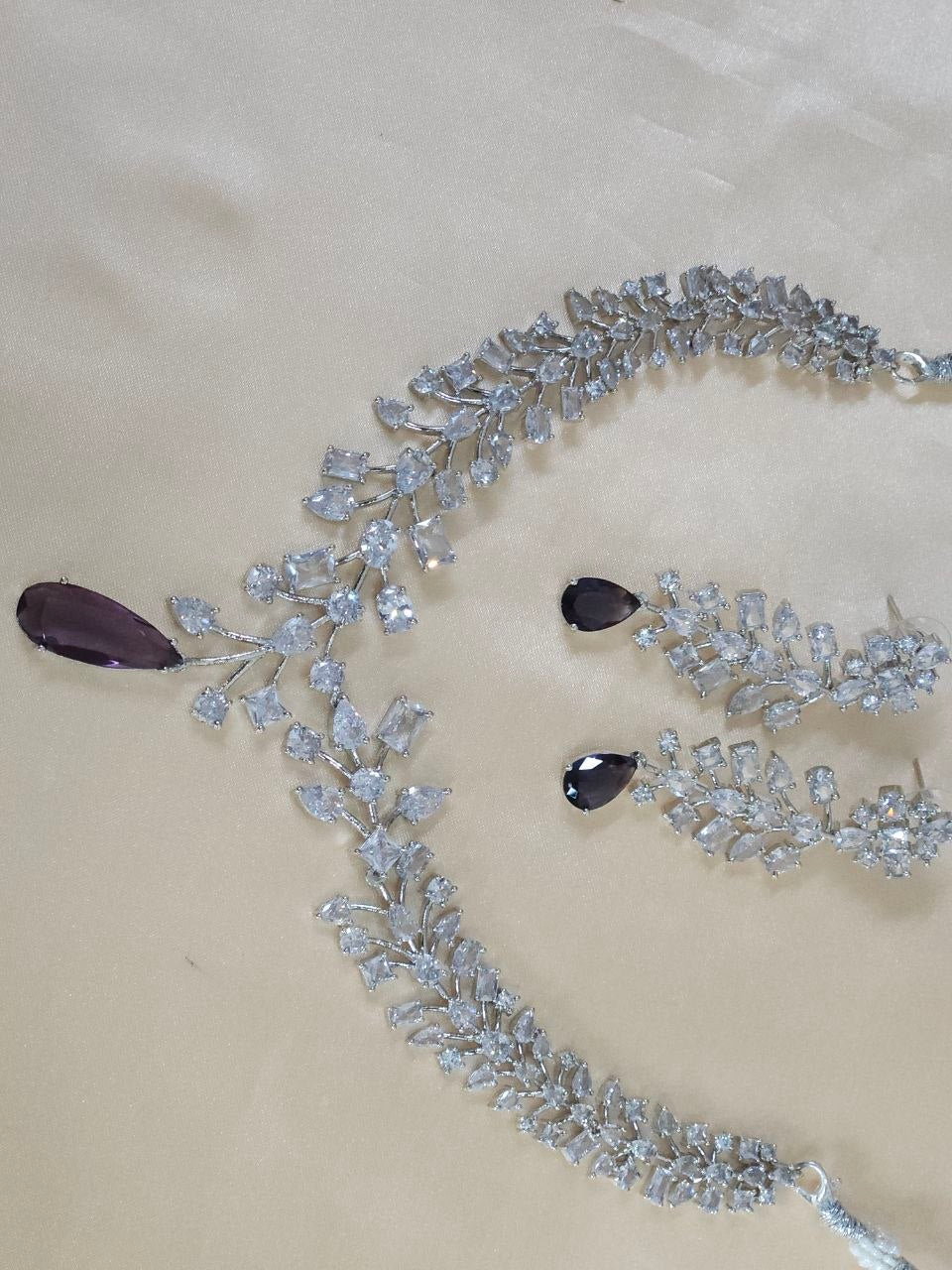 Purple Leaf-Pattern AD Necklace