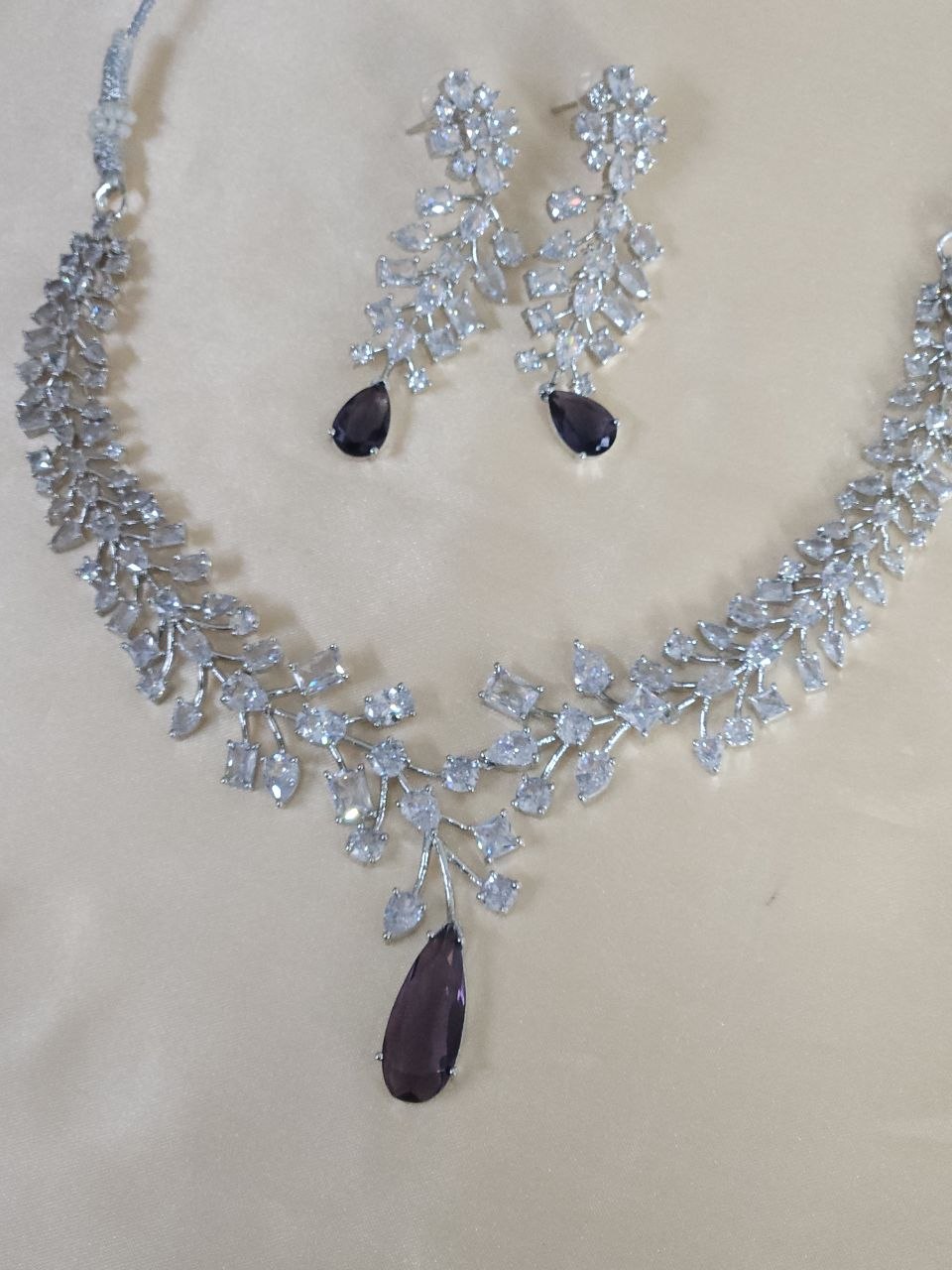 Purple Leaf-Pattern AD Necklace