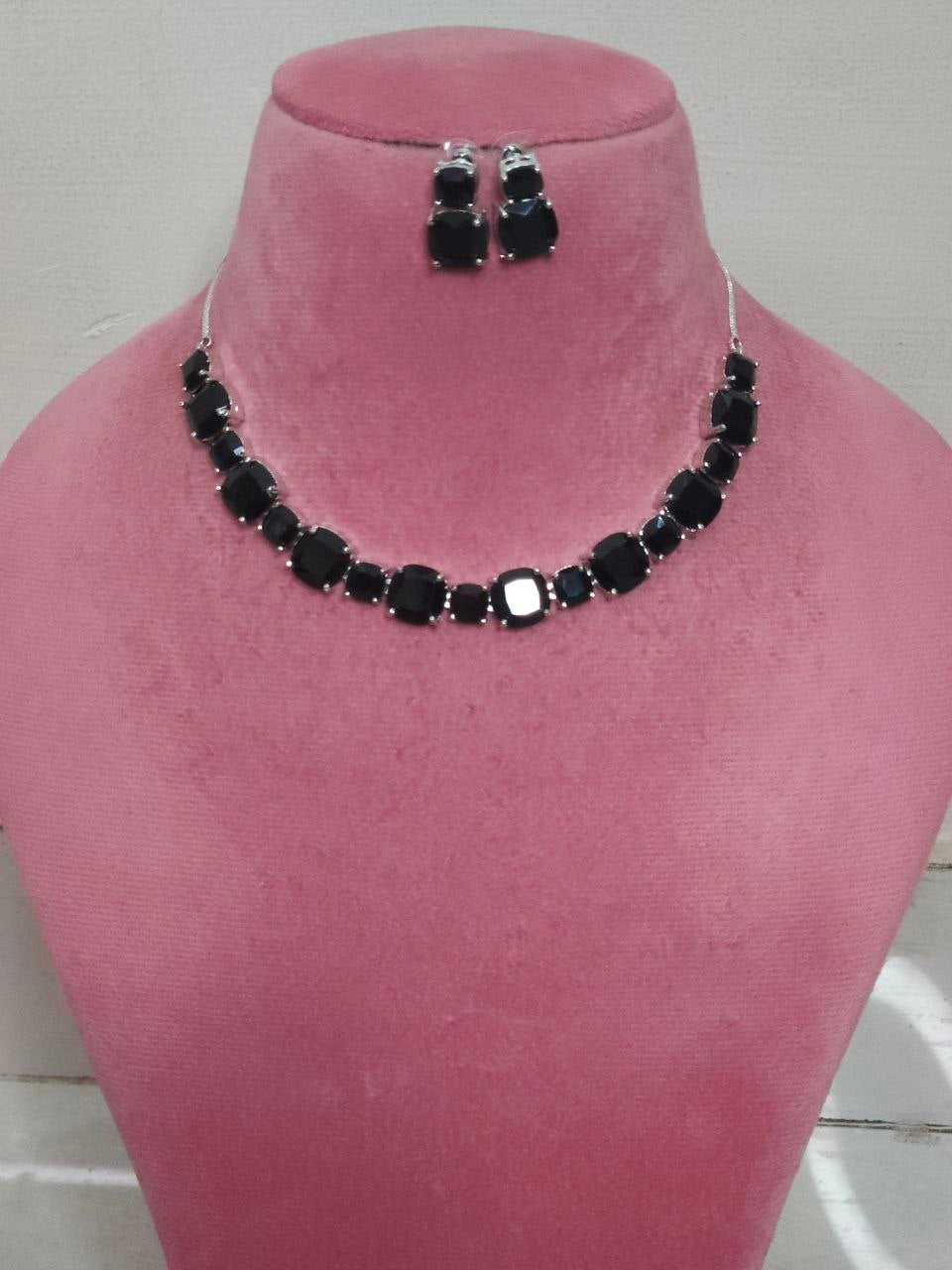 Black Big Stone AD Necklace [Premium]