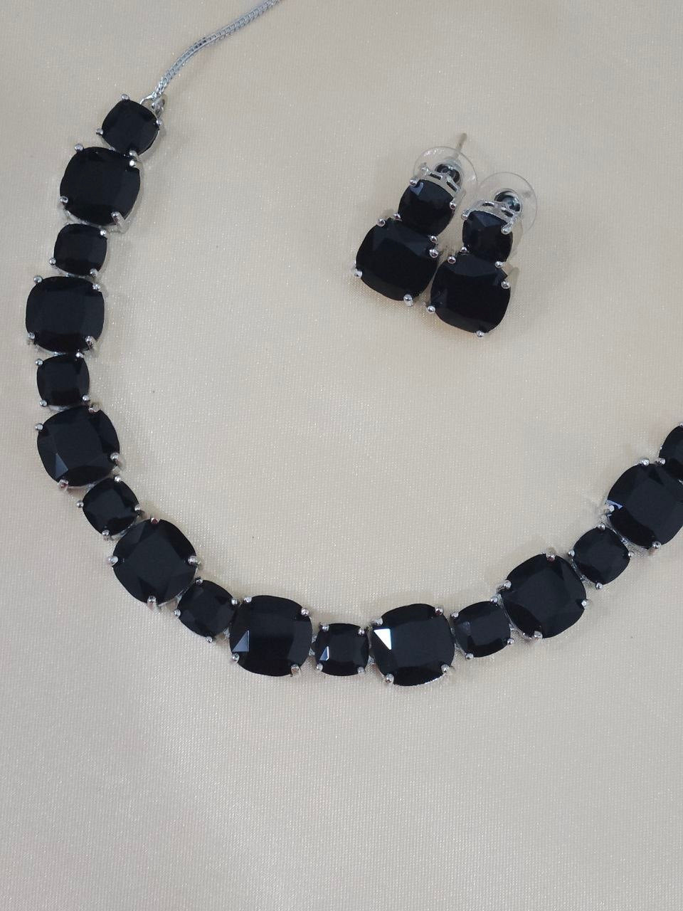 Black Big Stone AD Necklace [Premium]