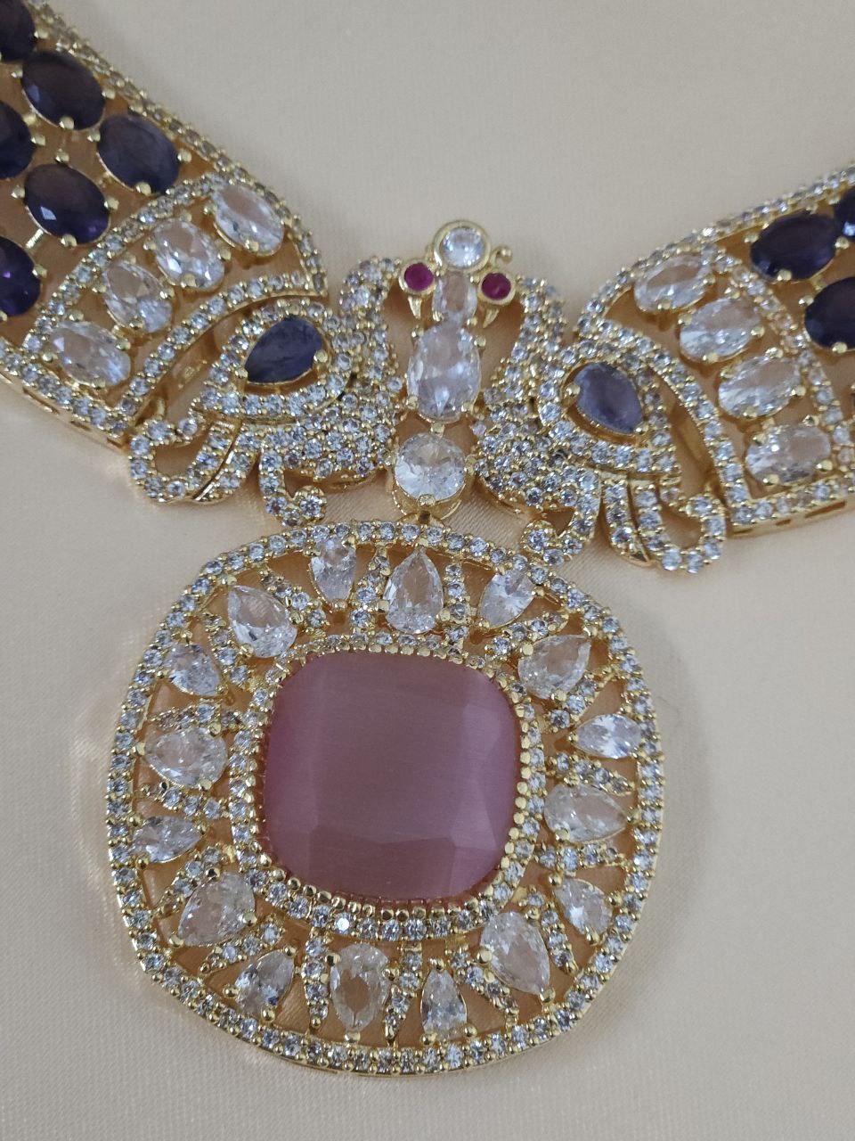 Celebrity-Inspired Peacock AD Necklace