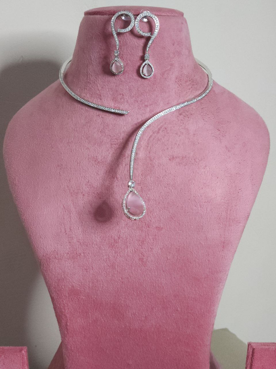 Celebrity Monalisa Micro AD Hasli