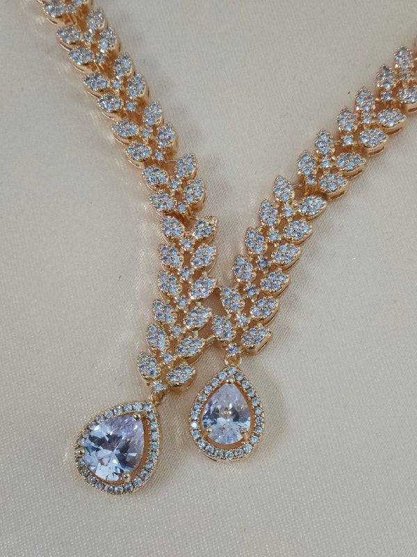 Tanishq Rose Gold V-Shape AD Necklace