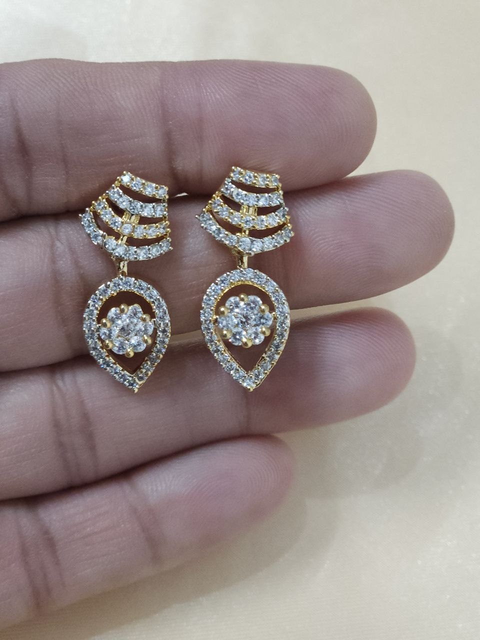 Tanishq Leaf-Pattern AD Necklace [Premium]