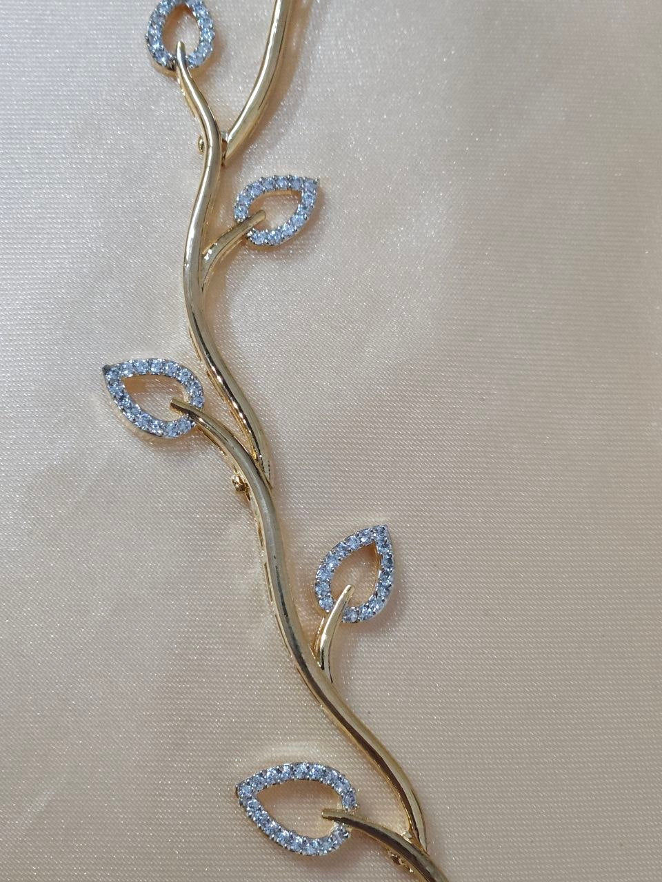 Tanishq Leaf-Pattern AD Necklace [Premium]