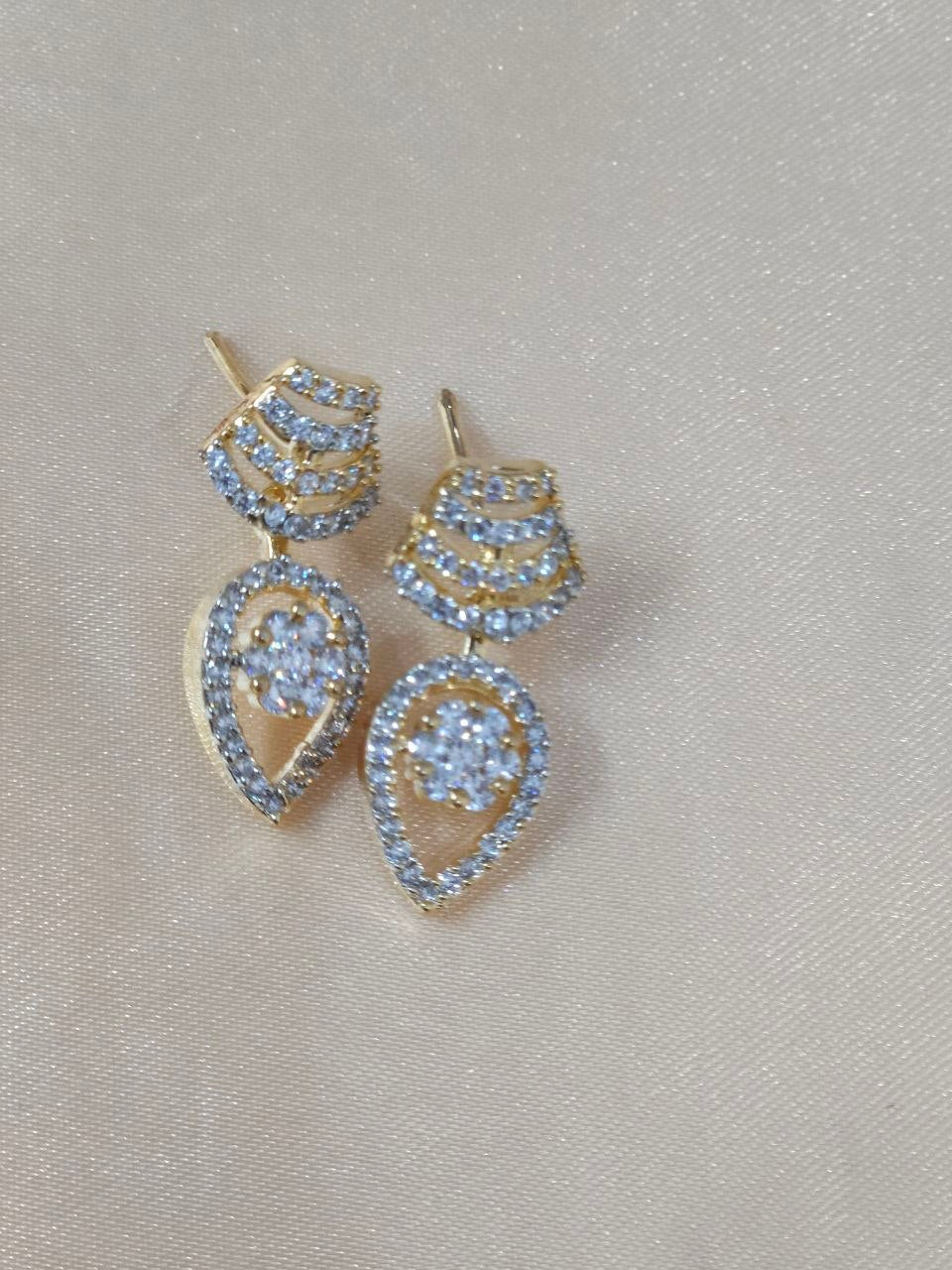 Tanishq Leaf-Pattern AD Necklace [Premium]